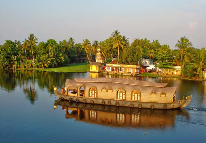 backwater tour of kerala